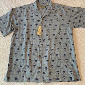 COPY - Men’s short sleeve silk shirt by Pusser’s.  Sz M